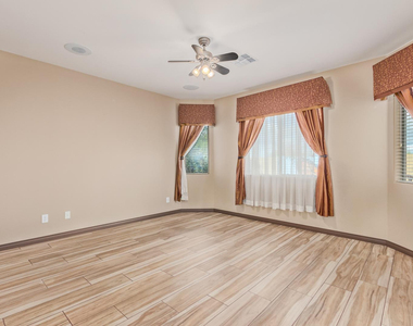 2624 W Beautiful Lane - Photo Thumbnail 20