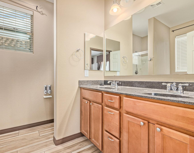 2624 W Beautiful Lane - Photo Thumbnail 22