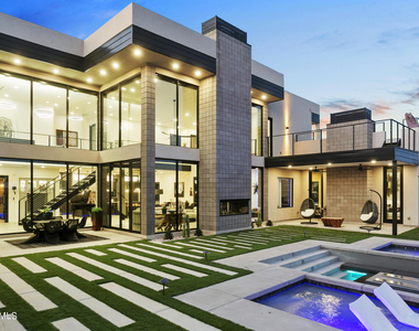 10019 N 57th Street - Photo Thumbnail 7