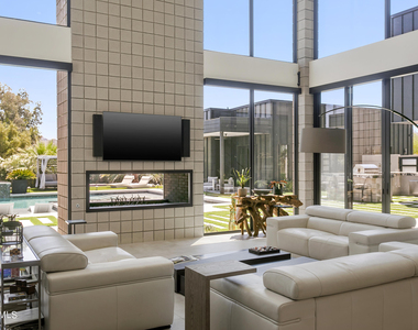 10019 N 57th Street - Photo Thumbnail 13
