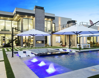 10019 N 57th Street - Photo Thumbnail 4