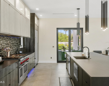 10019 N 57th Street - Photo Thumbnail 23