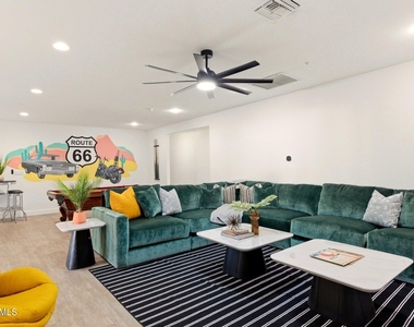 8140 E Pine Drive - Photo Thumbnail 4