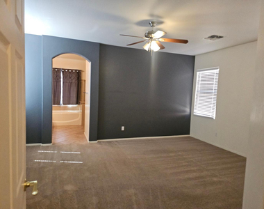 18515 W Caribbean Lane - Photo Thumbnail 13