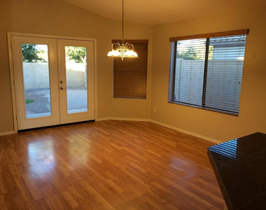 510 E Kent Avenue - Photo Thumbnail 5