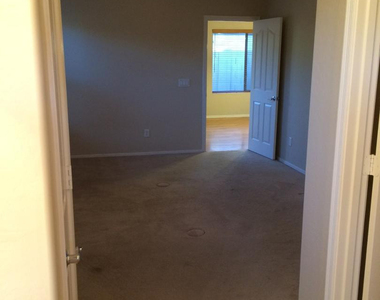 510 E Kent Avenue - Photo Thumbnail 15