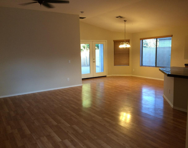 510 E Kent Avenue - Photo Thumbnail 7