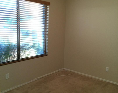 510 E Kent Avenue - Photo Thumbnail 17