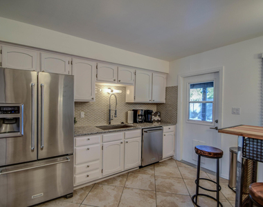 8420 E Keim Drive - Photo Thumbnail 12