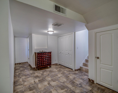 8420 E Keim Drive - Photo Thumbnail 22