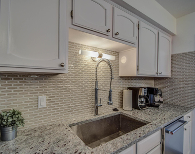 8420 E Keim Drive - Photo Thumbnail 16