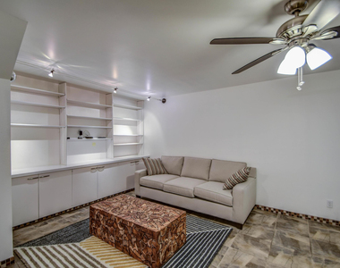 8420 E Keim Drive - Photo Thumbnail 24