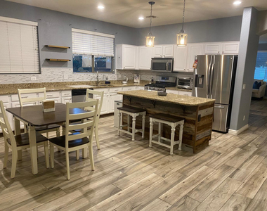 9237 W Irma Lane - Photo Thumbnail 30