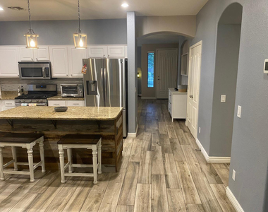 9237 W Irma Lane - Photo Thumbnail 27