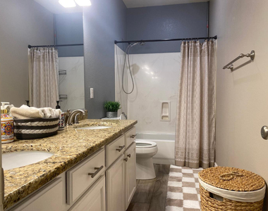9237 W Irma Lane - Photo Thumbnail 16