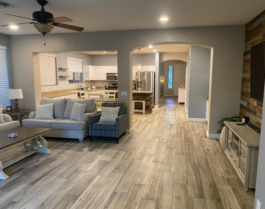 9237 W Irma Lane - Photo Thumbnail 3