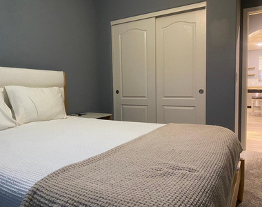 9237 W Irma Lane - Photo Thumbnail 21