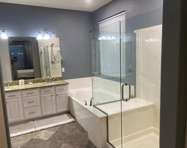 9237 W Irma Lane - Photo Thumbnail 14