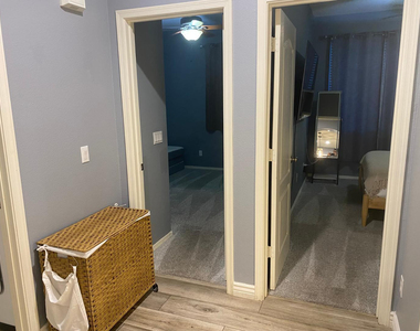 9237 W Irma Lane - Photo Thumbnail 22