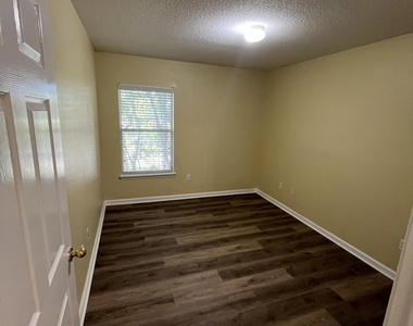 3670 Kirkpatrick Circle - Photo Thumbnail 6
