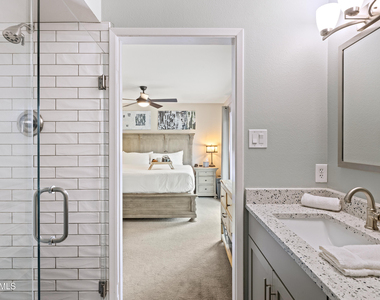 8543 E Mitchell Drive - Photo Thumbnail 22