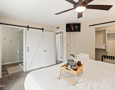 8543 E Mitchell Drive - Photo Thumbnail 21