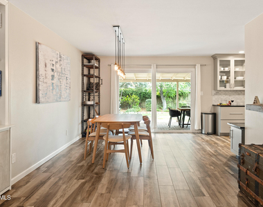 8543 E Mitchell Drive - Photo Thumbnail 6
