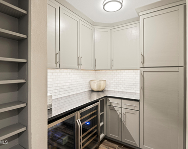 8543 E Mitchell Drive - Photo Thumbnail 16