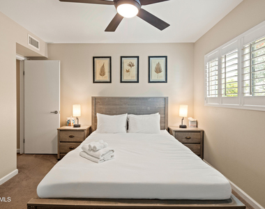 8543 E Mitchell Drive - Photo Thumbnail 25