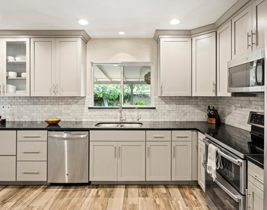 8543 E Mitchell Drive - Photo Thumbnail 13