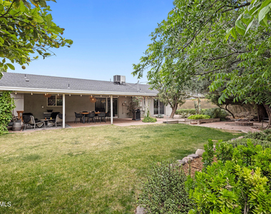 8543 E Mitchell Drive - Photo Thumbnail 32
