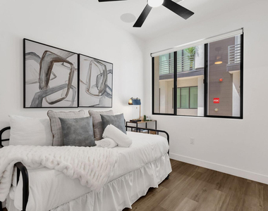 4220 N 32nd Street - Photo Thumbnail 9