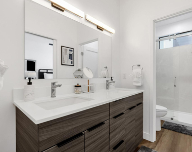 4220 N 32nd Street - Photo Thumbnail 38