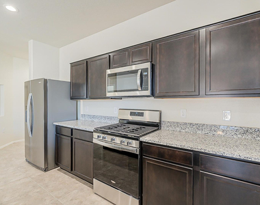 30738 W Columbus Avenue - Photo Thumbnail 10