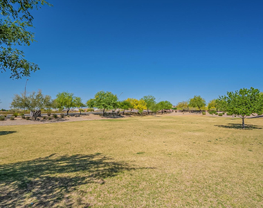 30738 W Columbus Avenue - Photo Thumbnail 38