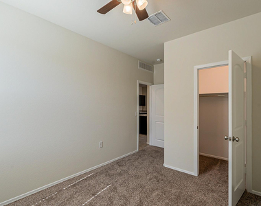 30738 W Columbus Avenue - Photo Thumbnail 15