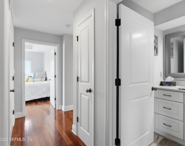 400 E Bay Street - Photo Thumbnail 23