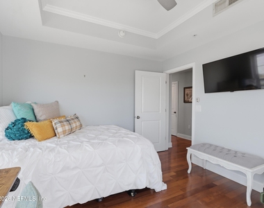 400 E Bay Street - Photo Thumbnail 24