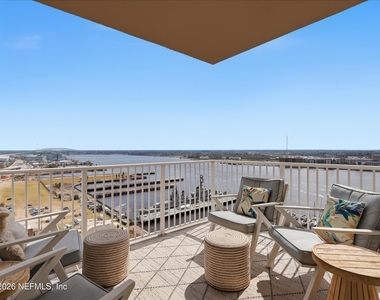 400 E Bay Street - Photo Thumbnail 17