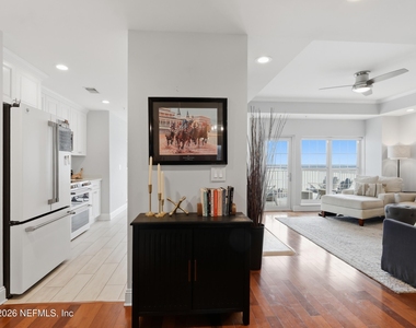 400 E Bay Street - Photo Thumbnail 16
