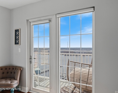 400 E Bay Street - Photo Thumbnail 21