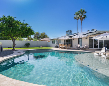 7435 E Granada - Photo Thumbnail 5