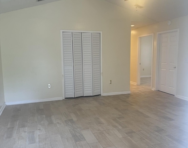 5227 Bunche Drive - Photo Thumbnail 4