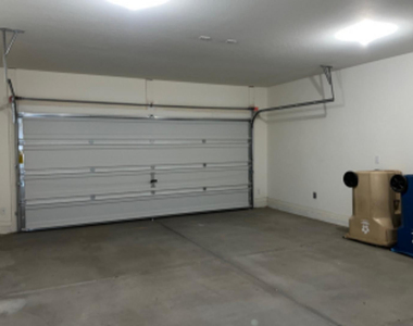 231 N 201st Avenue - Photo Thumbnail 16