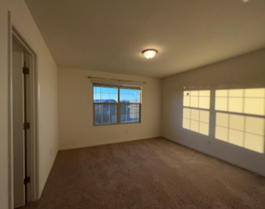 231 N 201st Avenue - Photo Thumbnail 14