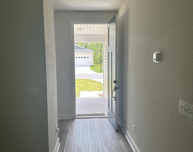 11561 Admirals Cove Drive - Photo Thumbnail 2