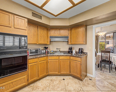4106 E Sunnyside Drive - Photo Thumbnail 13