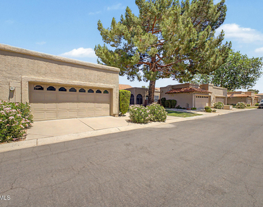 4106 E Sunnyside Drive - Photo Thumbnail 1