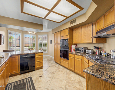 4106 E Sunnyside Drive - Photo Thumbnail 14