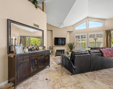4106 E Sunnyside Drive - Photo Thumbnail 4